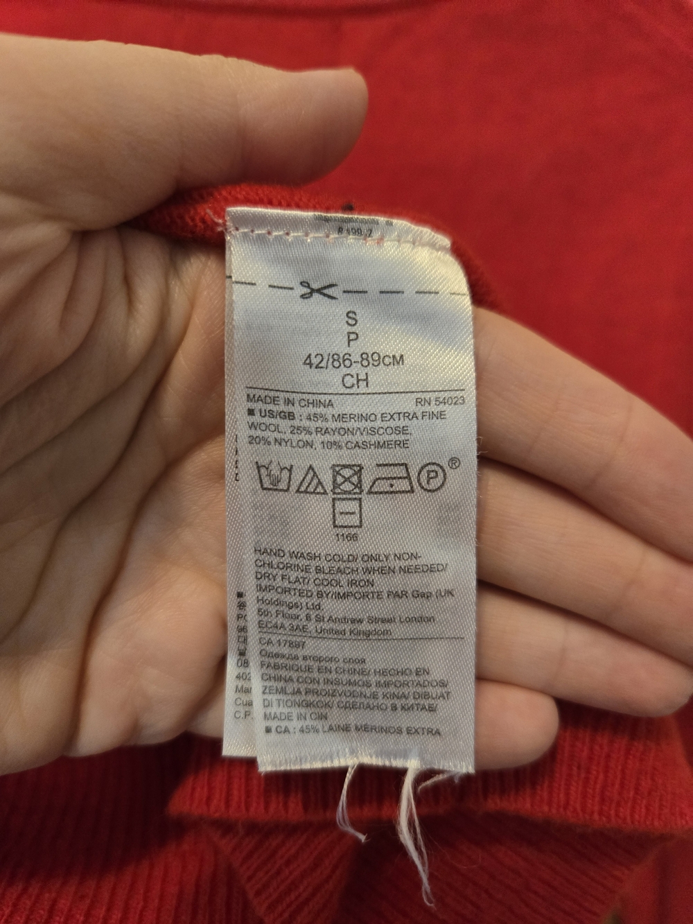 Banana Republic Red Cashmere Crewneck Sweater - Picture 8 of 8